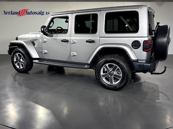 Jeep Wrangler 4 of 5