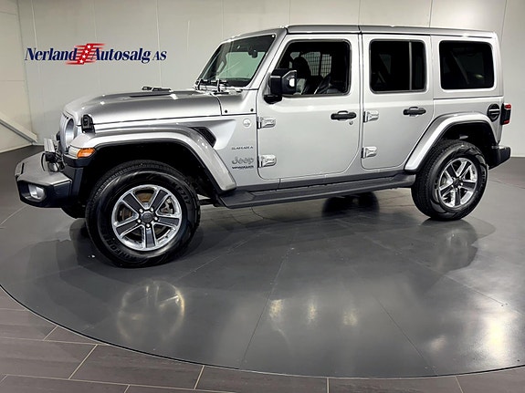 Jeep Wrangler 2 of 5