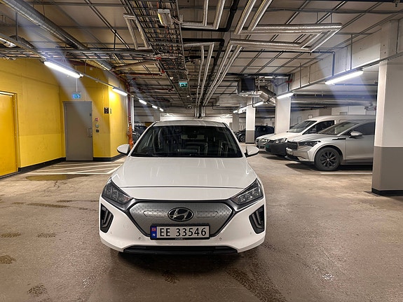 Hyundai IONIQ 2 of 7