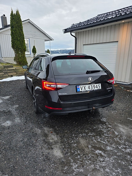 Skoda Superb 4 of 5