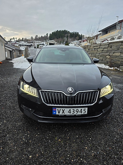 Skoda Superb 3 of 5