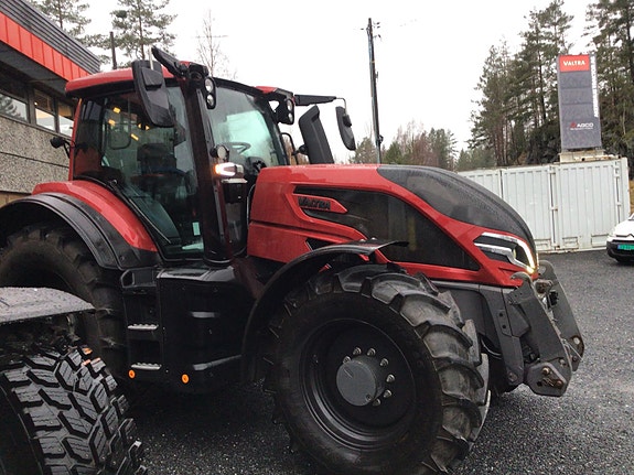 Valtra Q305 med sentralsmøring! Garanti! 2023, kr 1 845 000,-