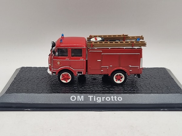 OM Tigrotto TLF brannbil – Diecast modell 1:72