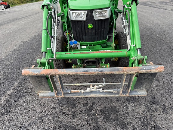 John Deere 3045 R 25 of 30
