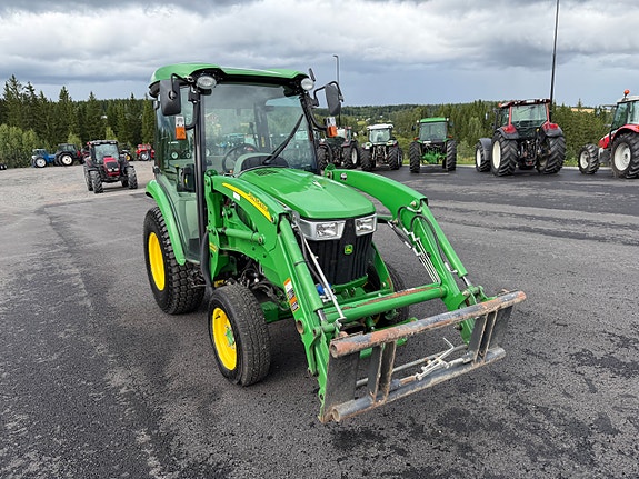 John Deere 3045 R 21 of 30
