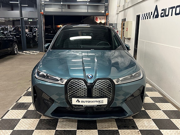 BMW iX 5 of 5