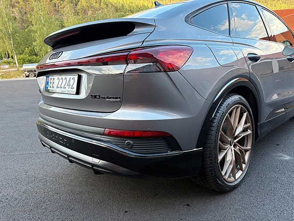 Audi Q4 e-tron 6 of 30