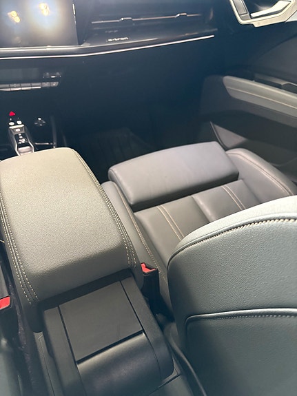 Audi Q4 e-tron 28 of 30