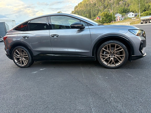 Audi Q4 e-tron 2 of 30