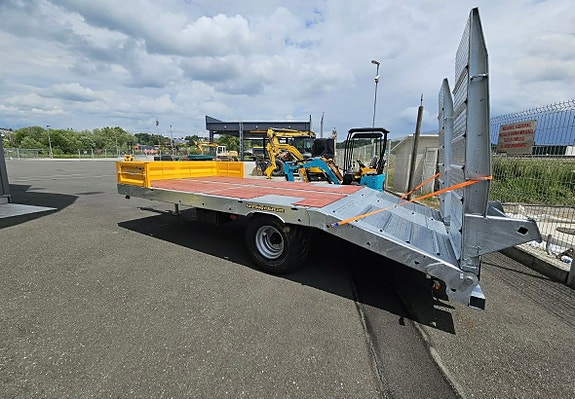 Hummel  6,7 tonns maskinhenger