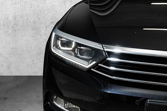 Volkswagen Passat 7 of 29