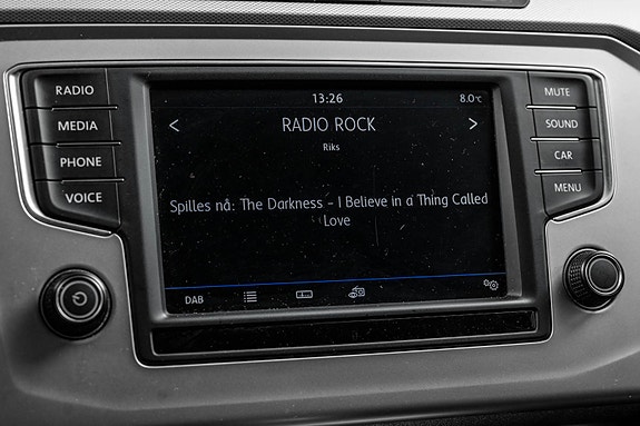 Volkswagen Passat 22 of 29