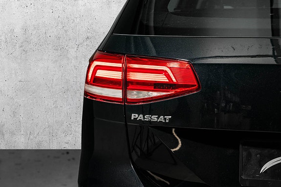 Volkswagen Passat 8 of 29