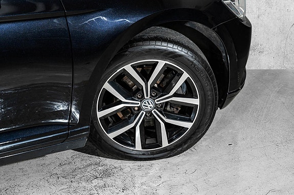Volkswagen Passat 11 of 29