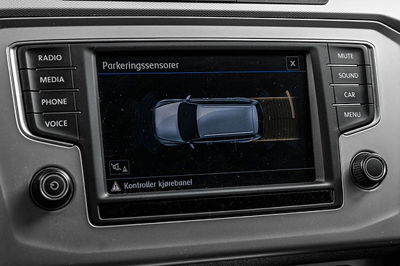 Volkswagen Passat 23 of 29