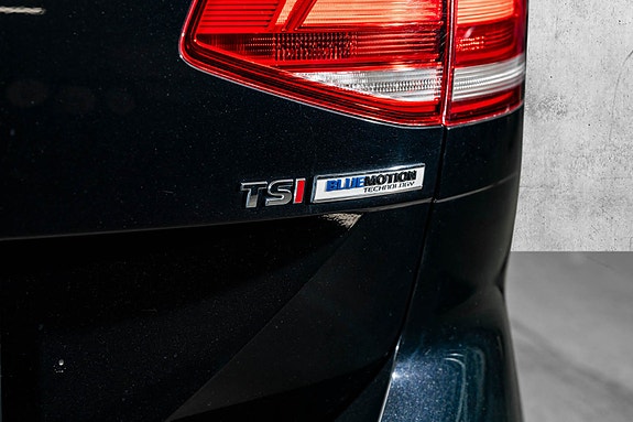 Volkswagen Passat 9 of 29