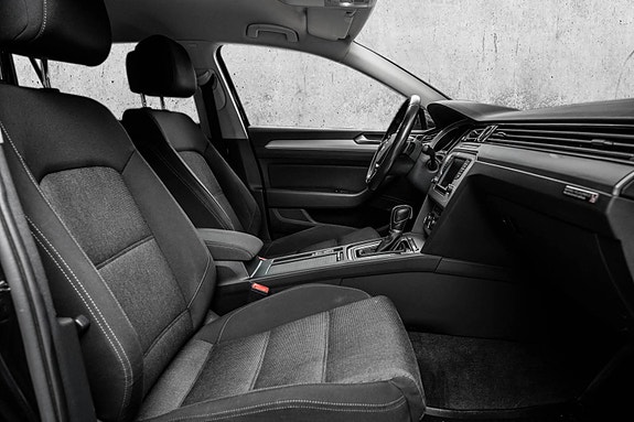 Volkswagen Passat 15 of 29