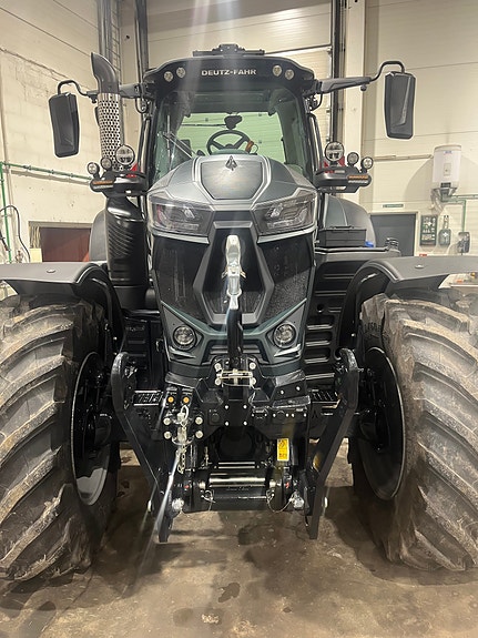 Deutz Fahr 6210 TTV Warrior 2 of 12