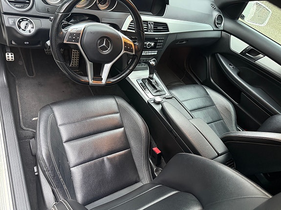 Mercedes-Benz C180 15 of 18
