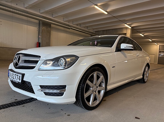Mercedes-Benz C180 2 of 18