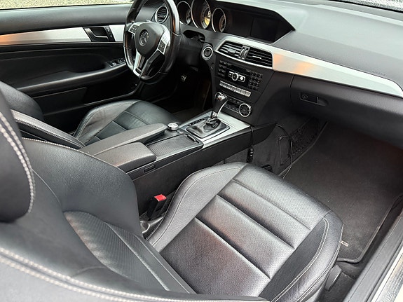 Mercedes-Benz C180 18 of 18