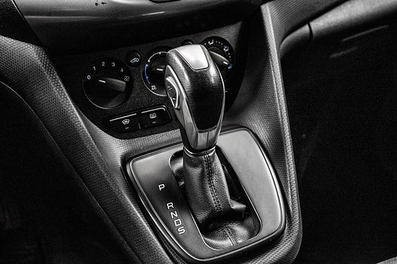 Ford Transit Connect 15 of 22