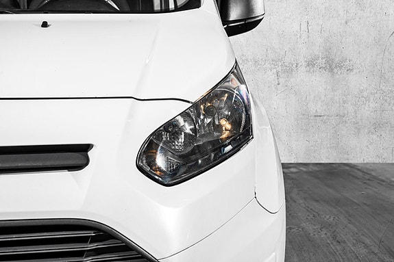 Ford Transit Connect 6 of 22