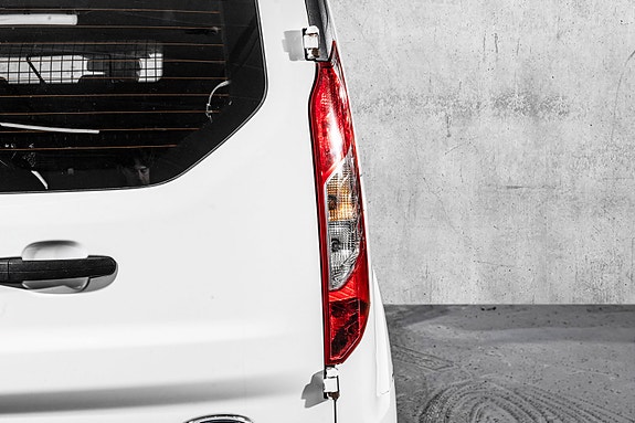 Ford Transit Connect 8 of 22