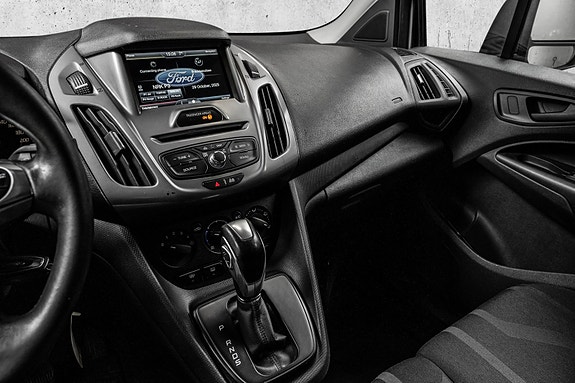 Ford Transit Connect 10 of 22