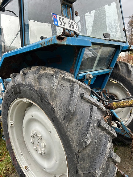 Ford 4610 5 of 15