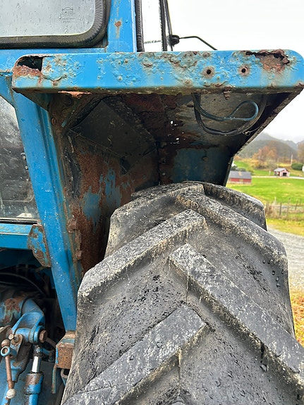 Ford 4610 6 of 15