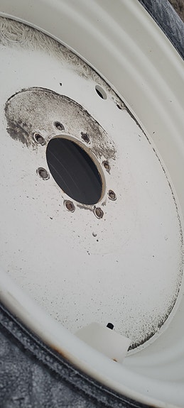 New Holland Nokian Hakkepelita seipa\pigga. 2023, kr 98 000,-