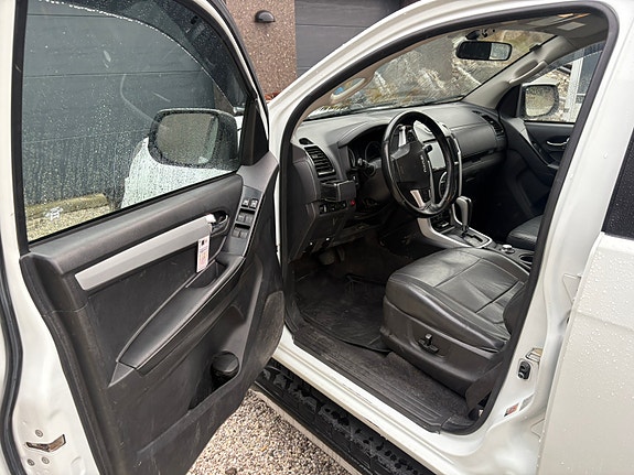 Isuzu D-max 11 of 14