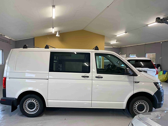 Volkswagen Transporter 3 of 5