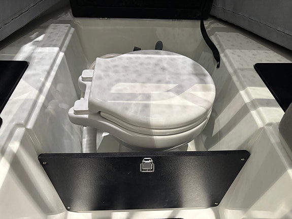 AMT 215 Pilothouse med 150 hk Yamaha. SOMMERKAMPANJE - SPAR 230.000 kr! 22 of 22
