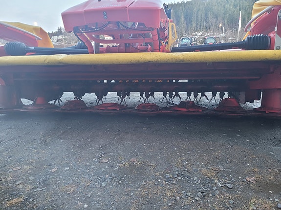 Demokjørt frontslåmaskin AF351ED