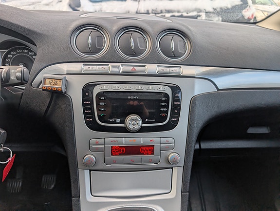 Ford S-MAX 16 of 24