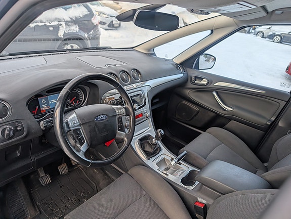 Ford S-MAX 12 of 24
