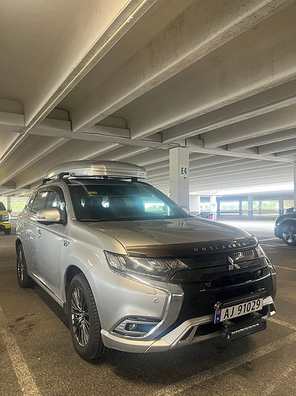 Mitsubishi Outlander 2 of 16