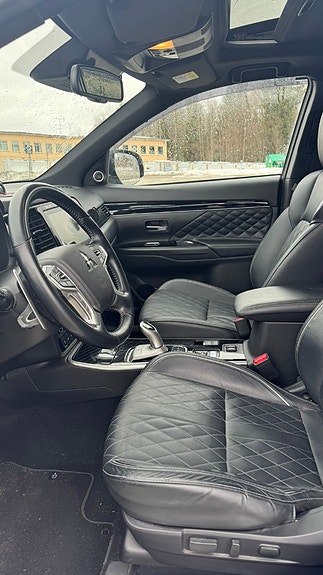 Mitsubishi Outlander 16 of 16