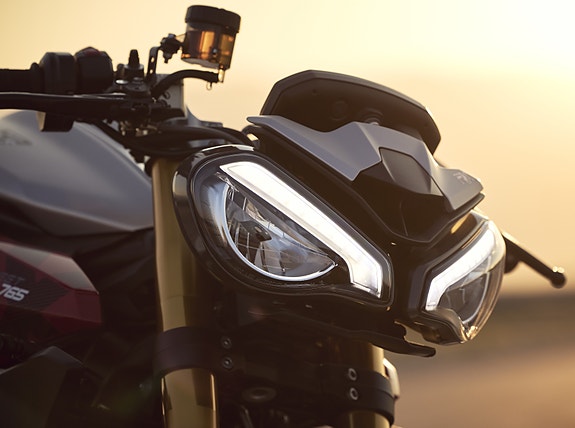 Triumph Street Triple 765 RX - Nyhet 2026 9 of 12
