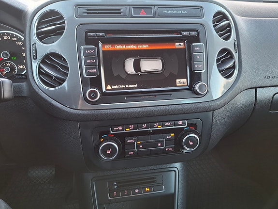 Volkswagen Tiguan 14 of 30
