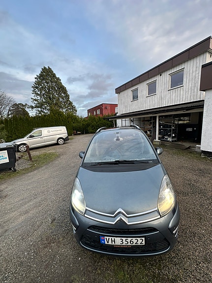 Citroen Grand C4 Picasso 3 of 14