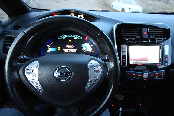 Nissan Leaf 10 of 24