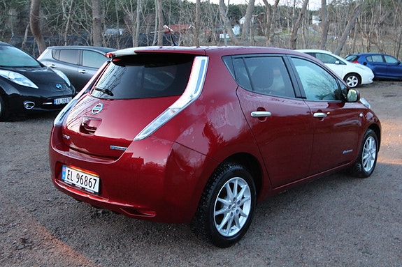 Nissan Leaf 2 of 24