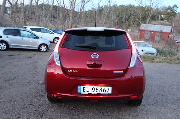 Nissan Leaf 3 of 24
