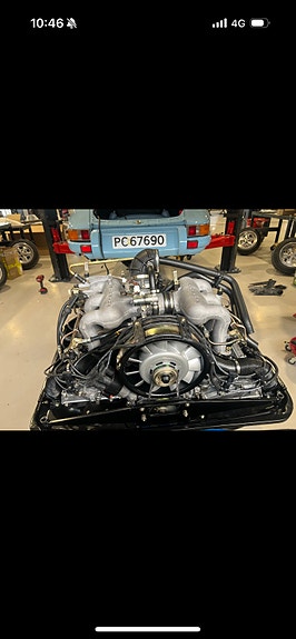 Porsche 911 2 of 5