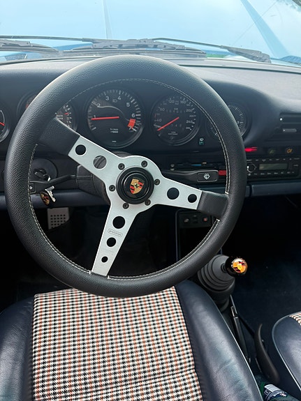 Porsche 911 13 of 21