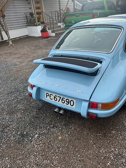 Porsche 911 4 of 5