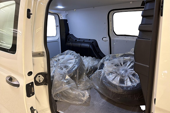 Volkswagen Caddy Maxi 22 of 27